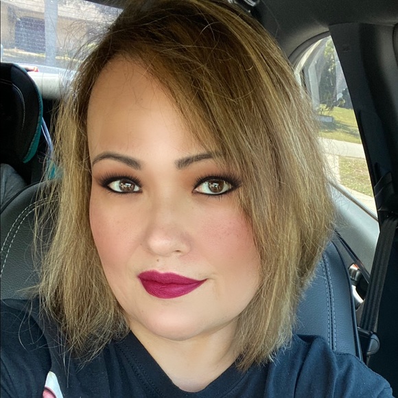 Meet your Posher, Angela - Picture 2 of 3